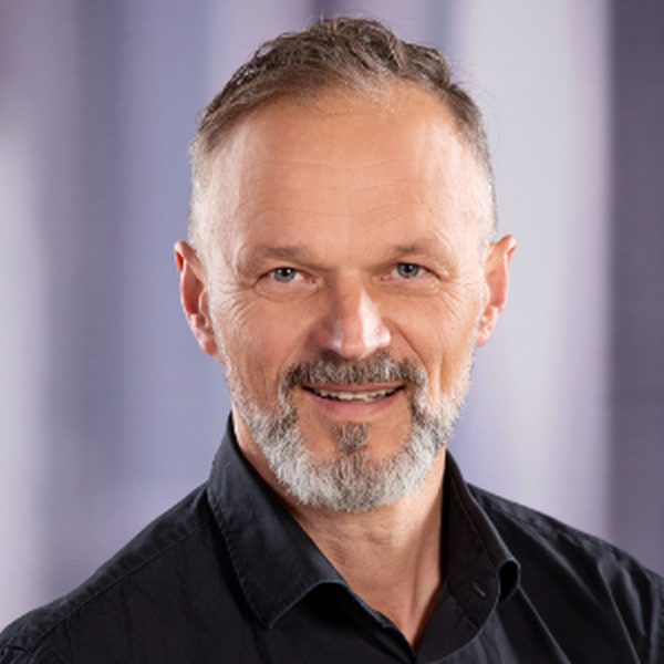 Dr. Markus Stark